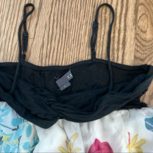 Bundle of 4 like new tops! All range from XS-S - Picture 8 of 10